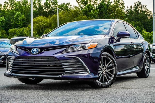 Used 2022 Toyota Camry XLE FWD image 1