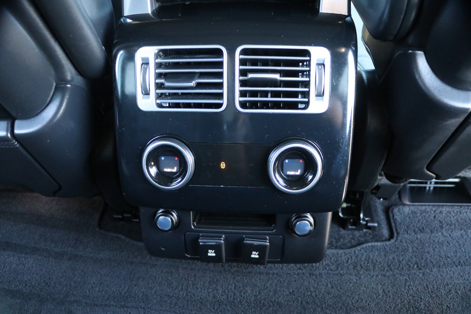 Used 2020 Land Rover Range Rover HSE image 36