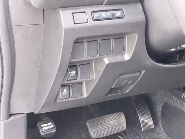 Used 2024 Nissan Frontier SV RWD image 29
