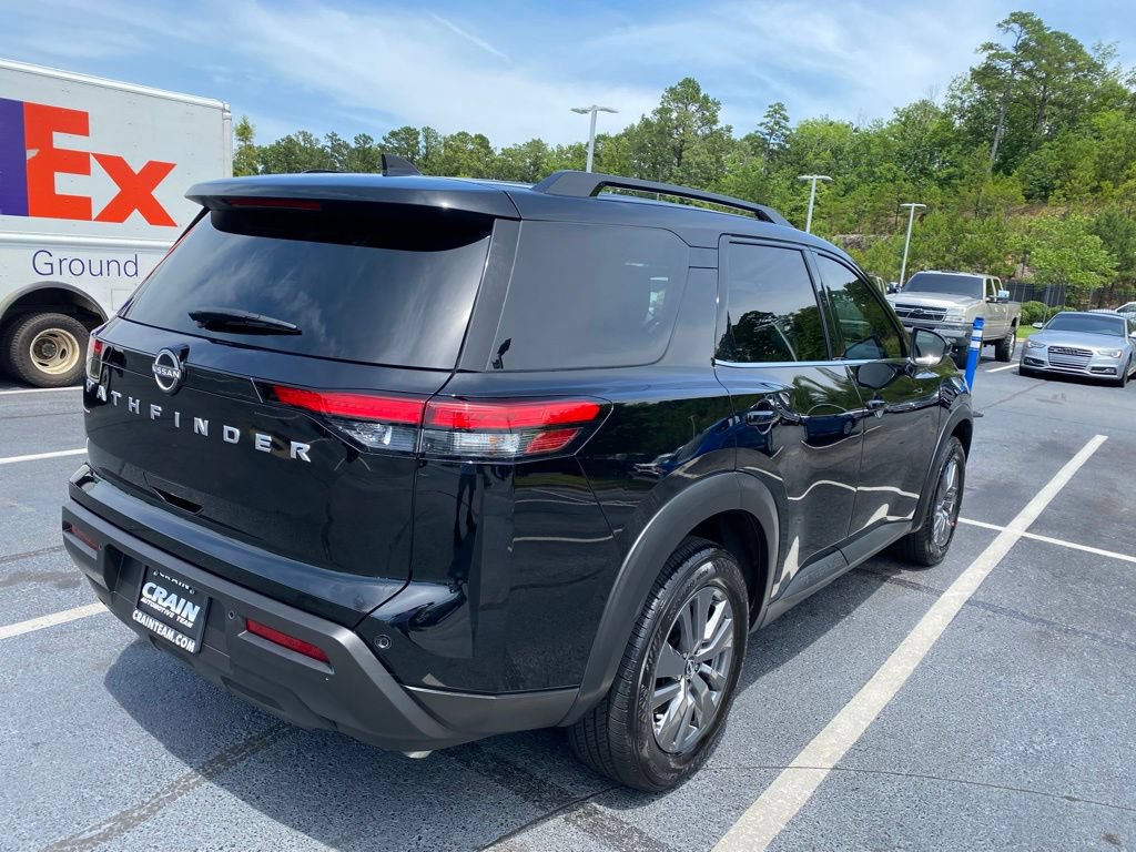 Used 2025 Nissan Pathfinder SV FWD image 7