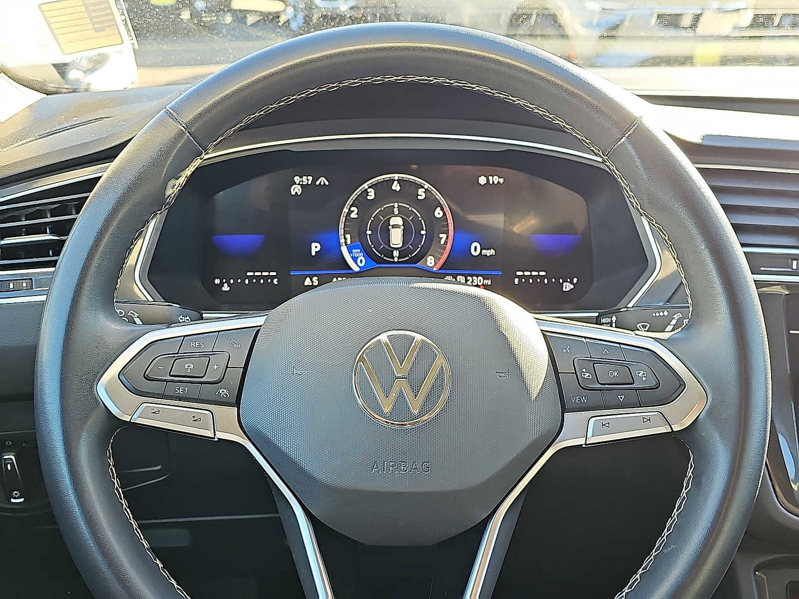 Used 2024 Volkswagen Tiguan SE image 19