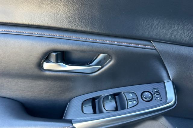 Used 2023 Nissan Sentra SR w/ Midnight Edition Package image 11
