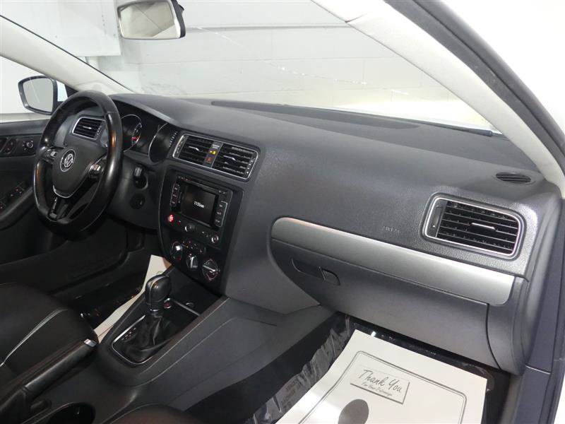 Used 2015 Volkswagen Jetta SE FWD image 25