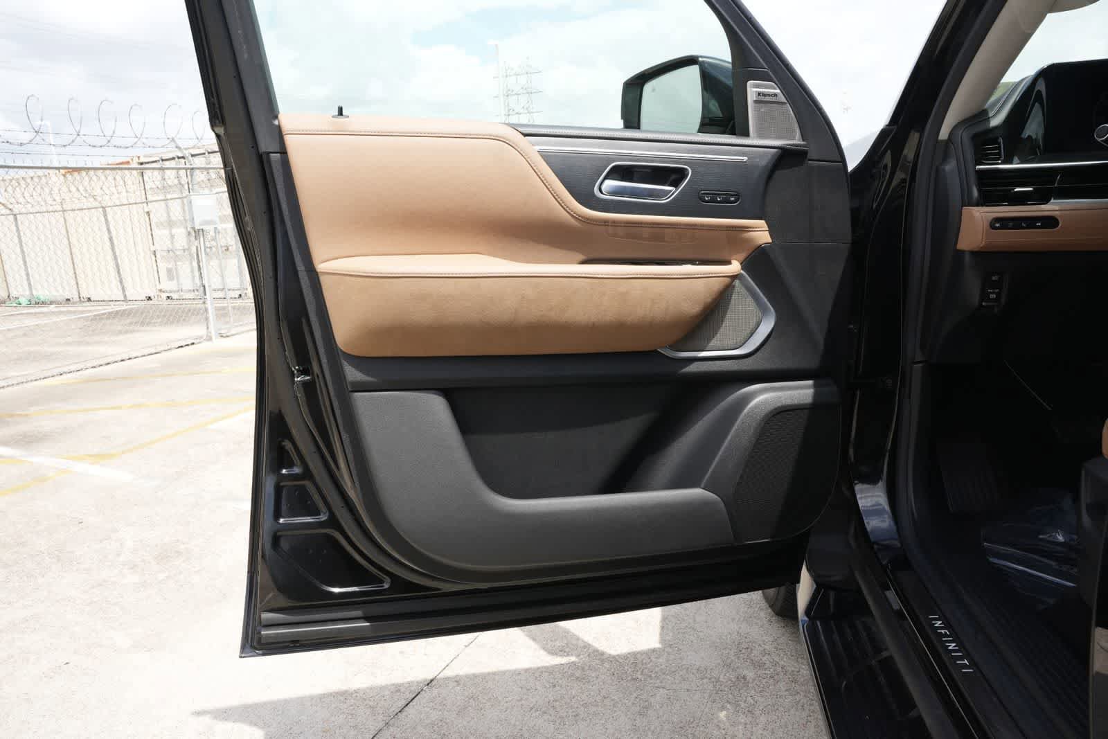 Certified 2025 INFINITI QX80 Sensory AWD/4WD image 13