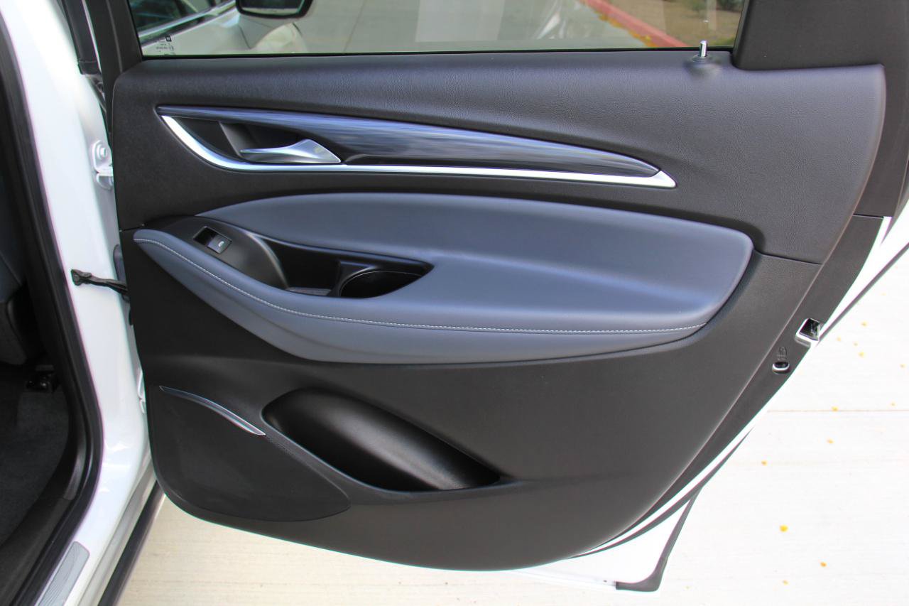 Used 2024 Buick Enclave Essence FWD image 32