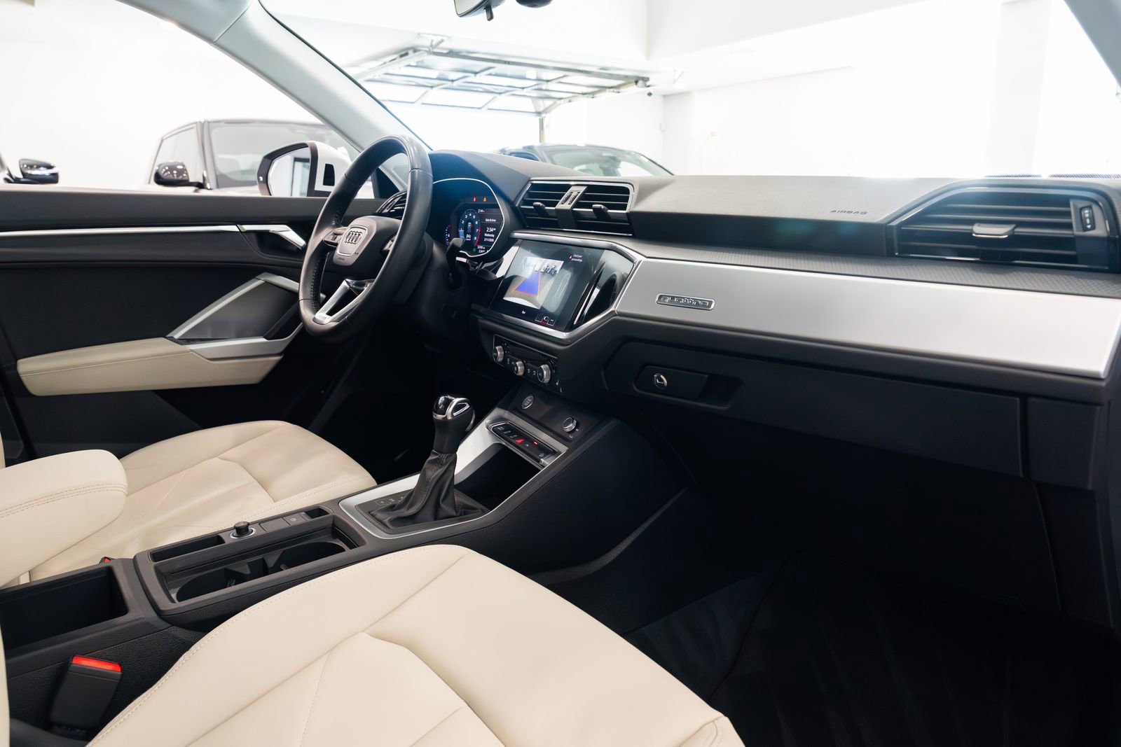 Used 2020 Audi Q3 2.0T Premium w/ Convenience Package image 25