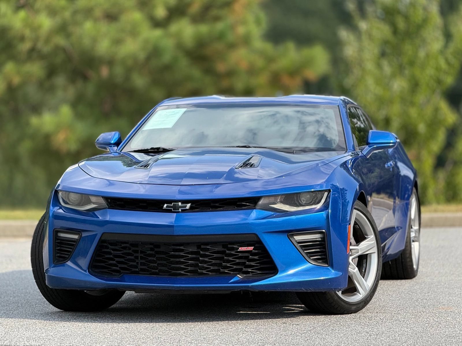 Used 2018 Chevrolet Camaro SS RWD image 2