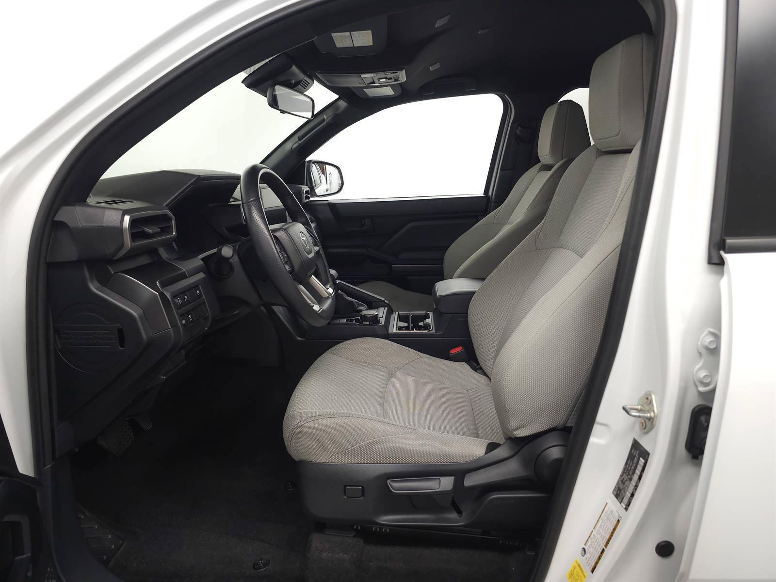 Certified 2025 Toyota 4Runner SR5 AWD/4WD image 4