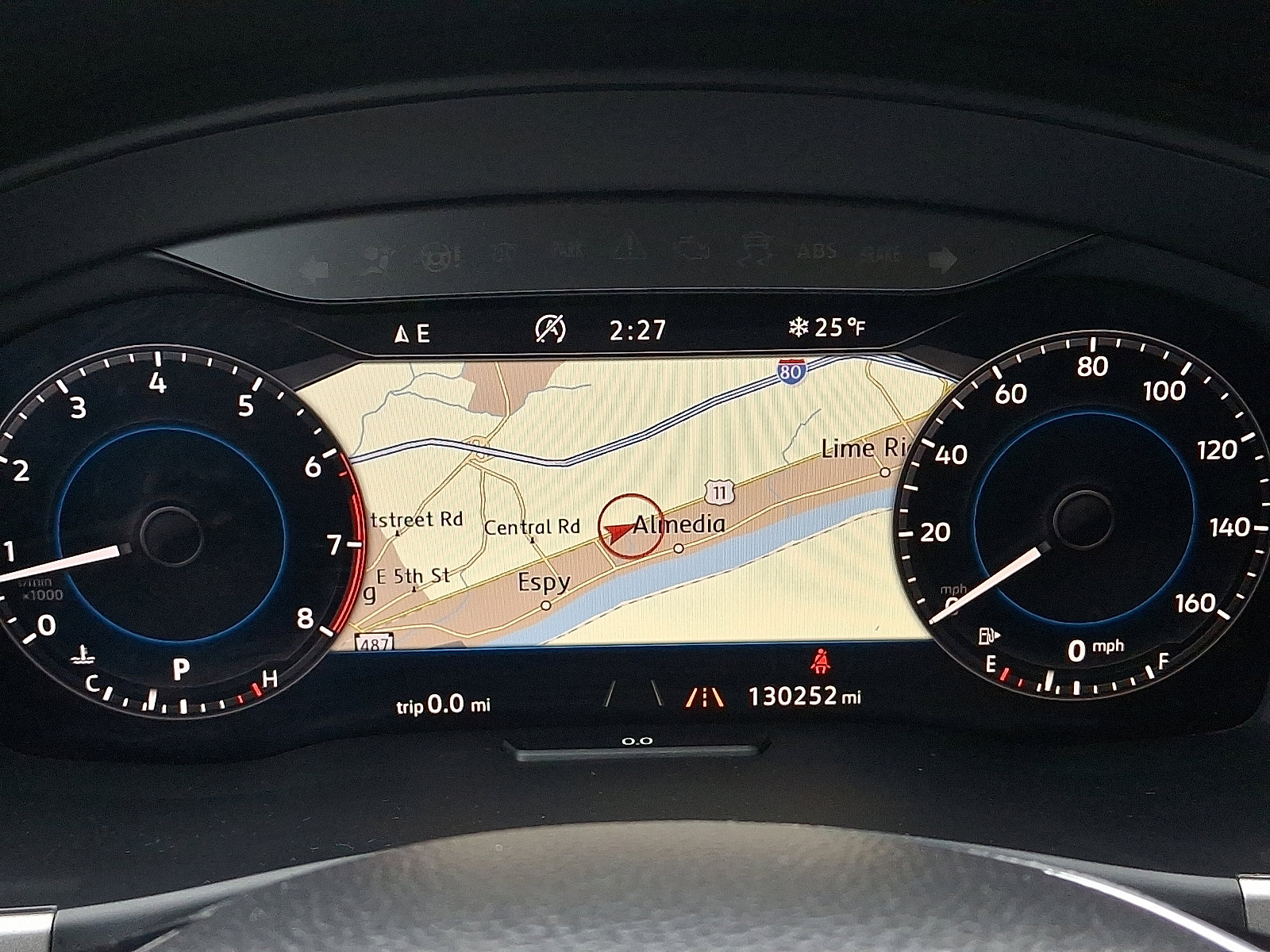 Used 2018 Volkswagen Atlas SEL Premium image 25