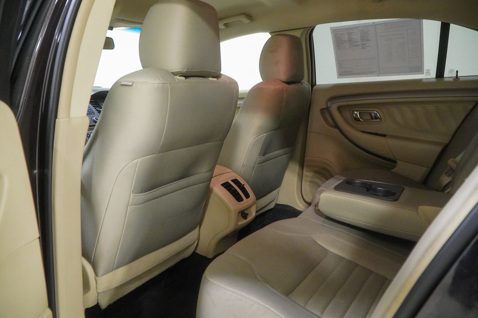 Used 2014 Ford Taurus SE FWD image 34