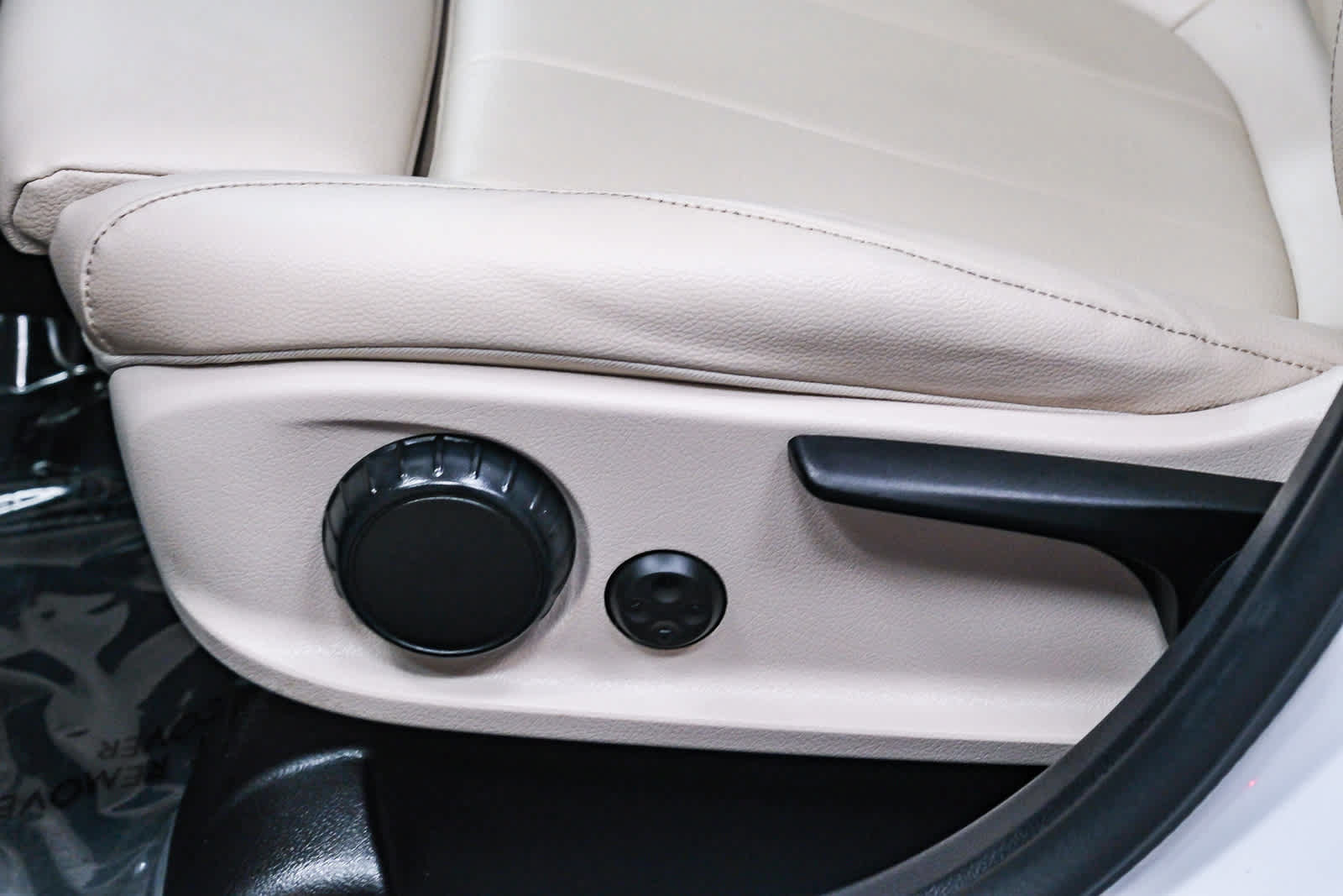 Used 2022 Mercedes-Benz GLB 250 4MATIC image 28