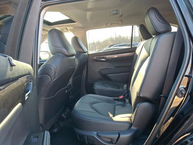 Certified 2026 Toyota Highlander Limited AWD/4WD image 21
