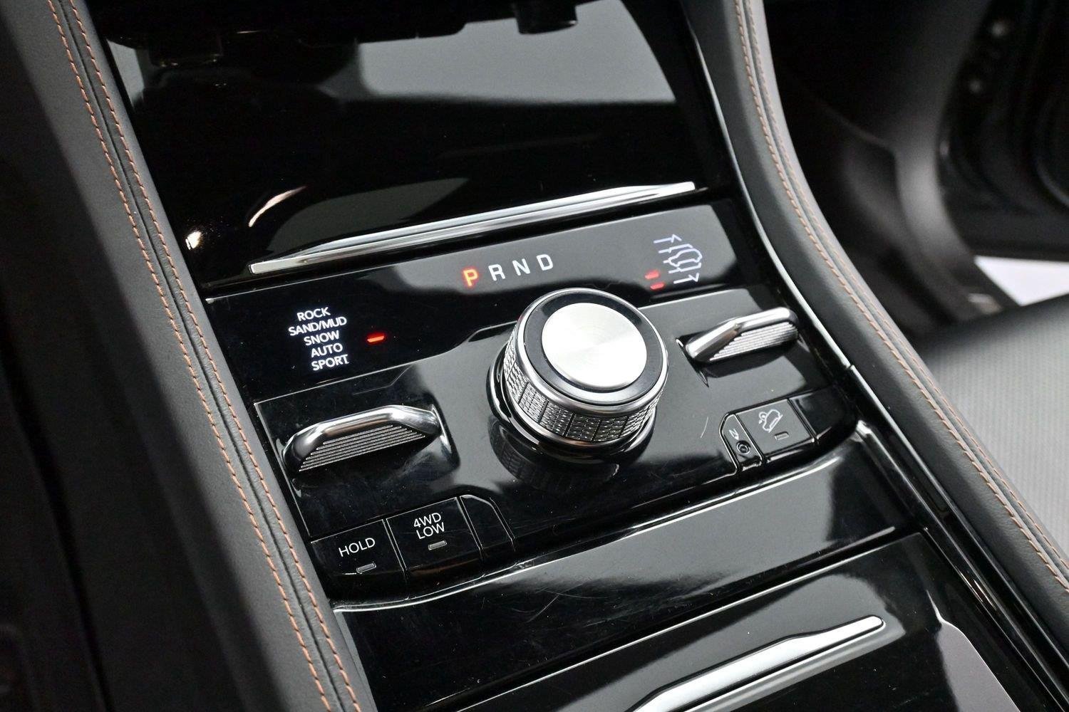 Used 2022 Jeep Grand Cherokee Summit AWD/4WD image 19