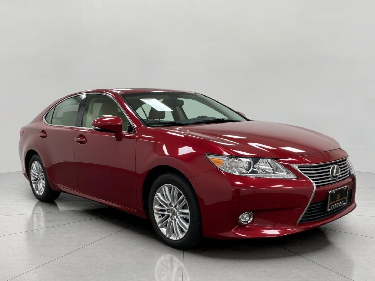 Used 2014 Lexus ES 350 w/ Luxury Package FWD image 1