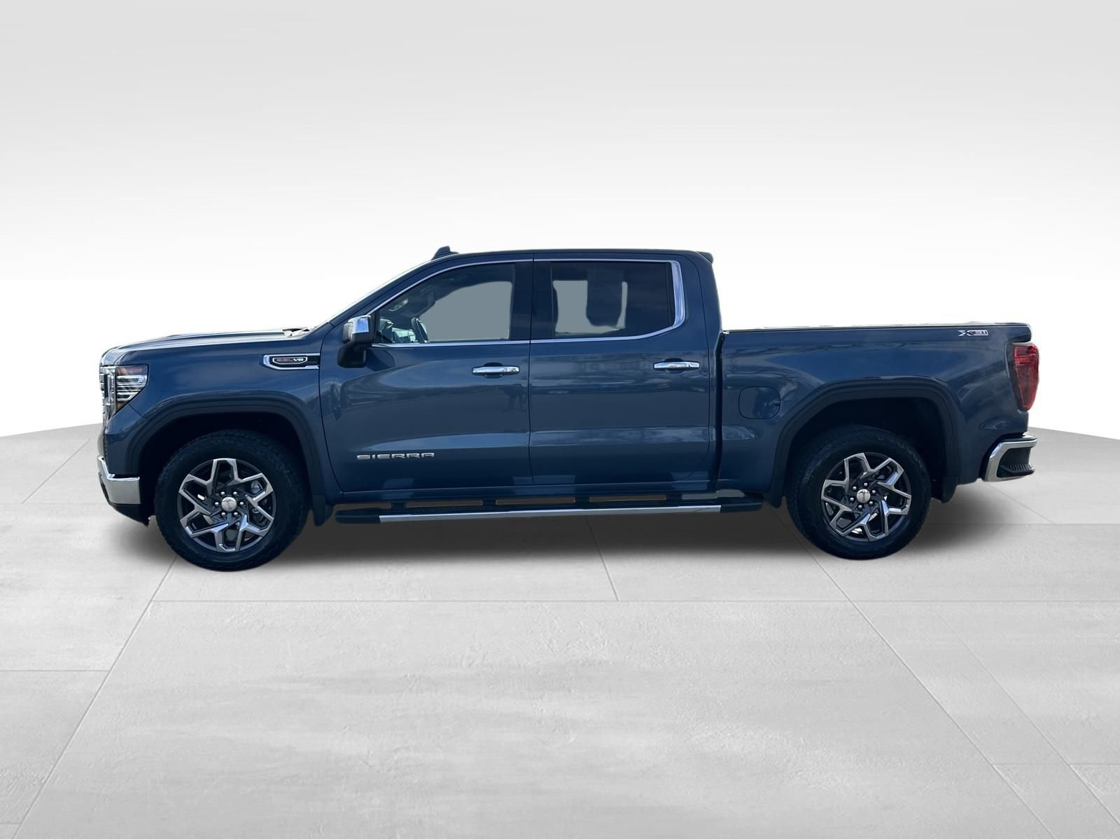 Used 2024 GMC Sierra 1500 SLT w/ SLT Premium Plus Package image 18