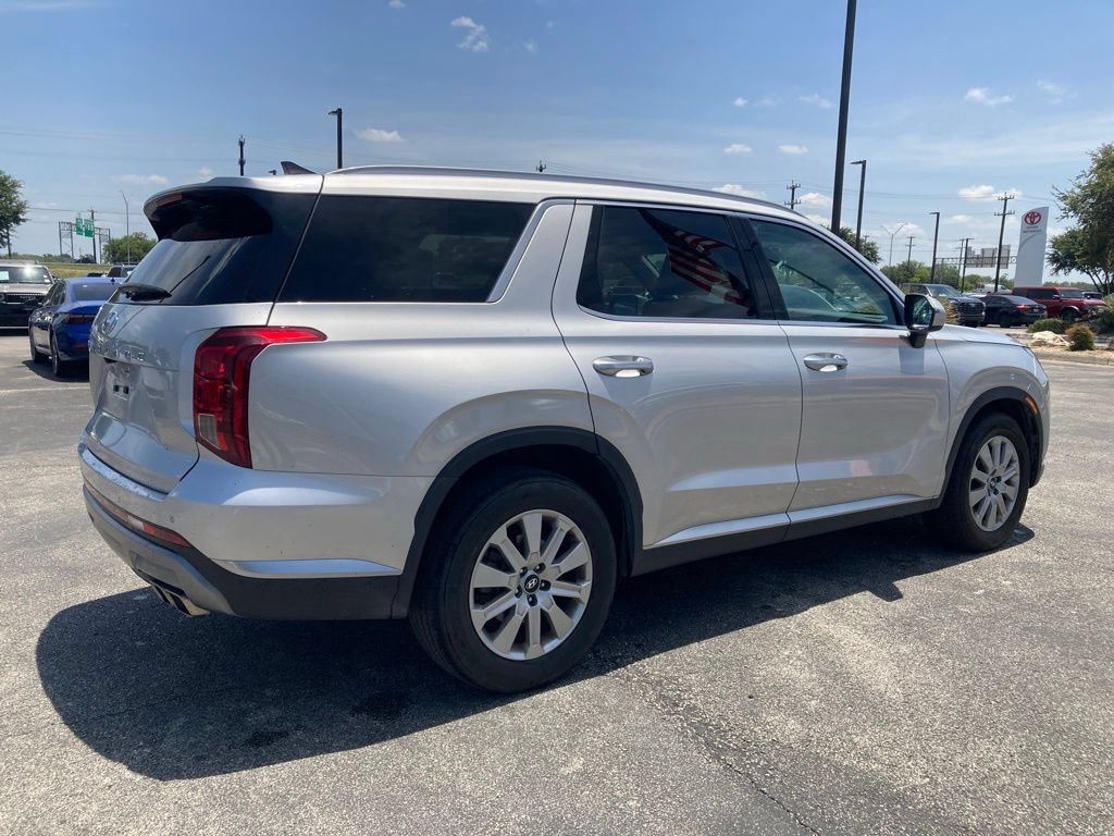 Used 2025 Hyundai Palisade SEL FWD image 4