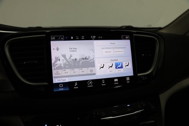Used 2023 Chrysler Pacifica Touring-L FWD image 24