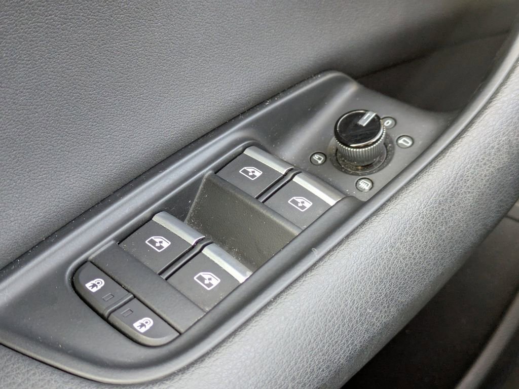 Used 2019 Audi Q8 Premium Plus w/ Premium Plus image 25