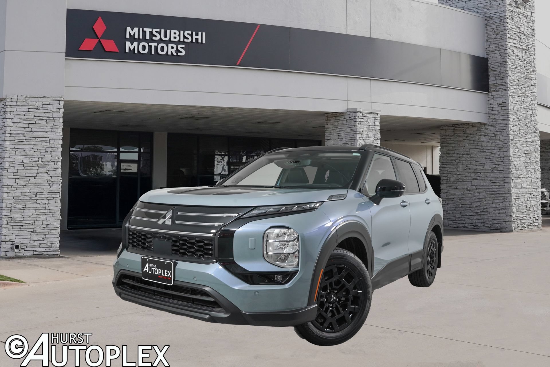 New 2026 Mitsubishi Outlander AWD image 1