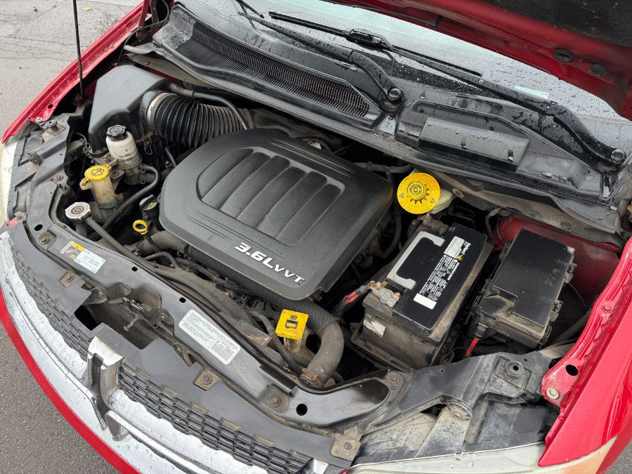 Used 2014 Dodge Grand Caravan SE image 24