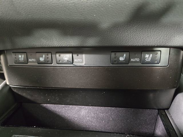 Used 2025 Lexus ES 300h F Sport image 25