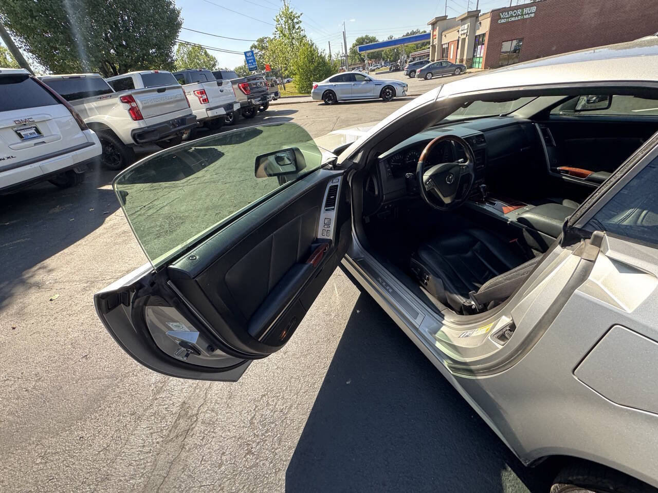 Used 2007 Cadillac XLR RWD image 11