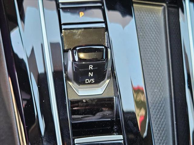 Certified 2025 Volkswagen GTI Autobahn FWD image 12