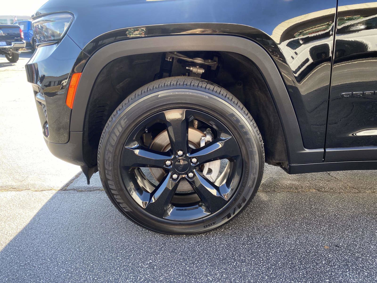 Certified 2024 Jeep Grand Cherokee Altitude image 26