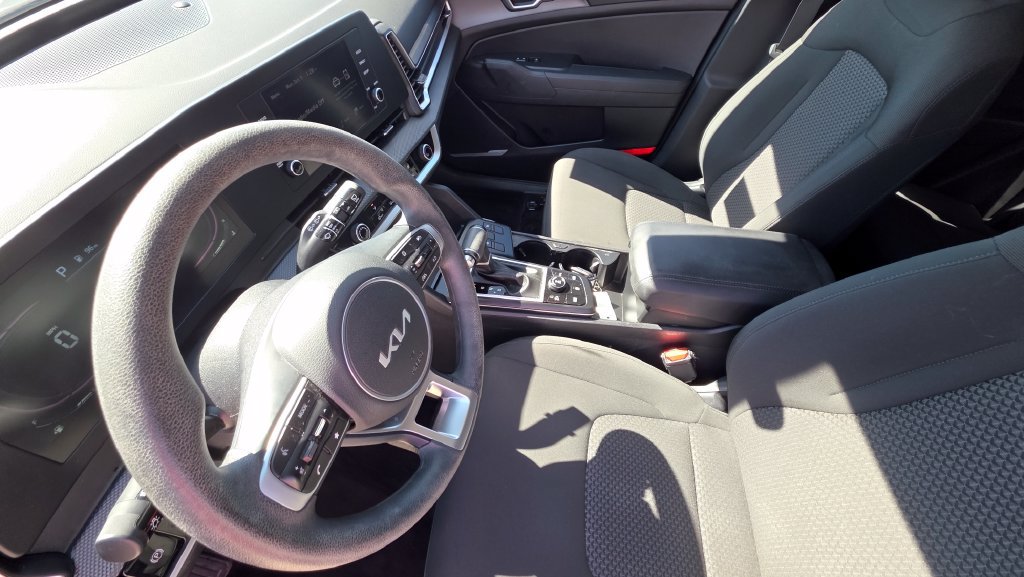 Used 2023 Kia Sportage LX AWD/4WD image 12