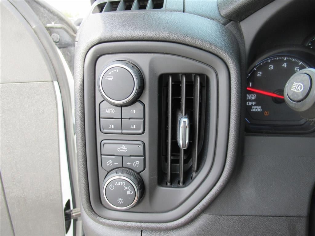 Used 2022 Chevrolet Silverado 1500 Custom Trail Boss AWD/4WD image 21