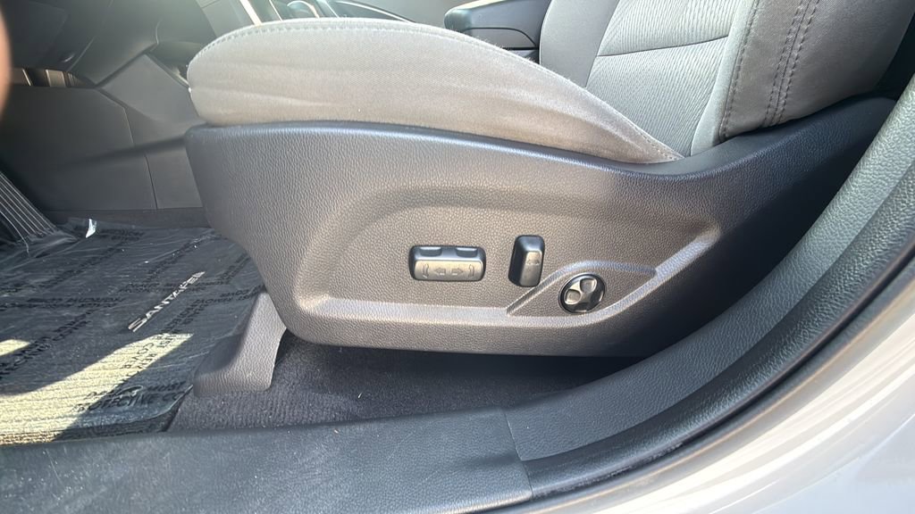 Used 2018 Hyundai Santa Fe Sport w/ 2.4L Value Package 02 FWD image 15