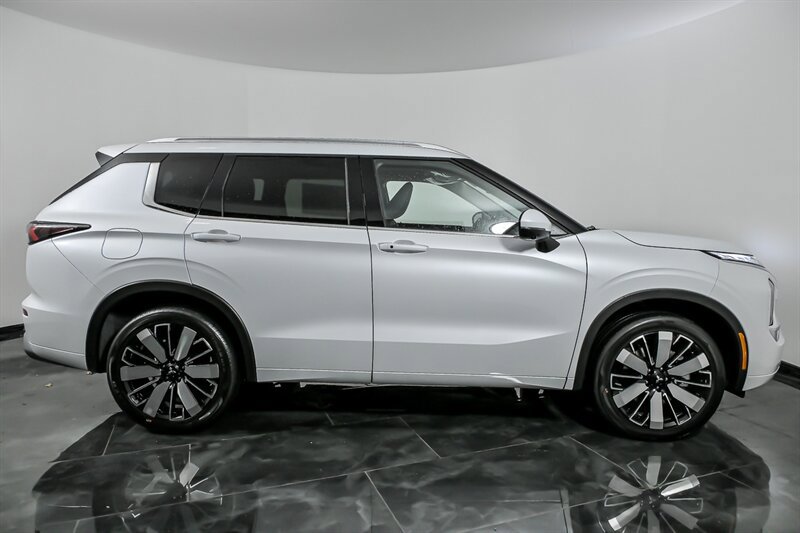 New 2026 Mitsubishi Outlander SEL AWD/4WD image 10