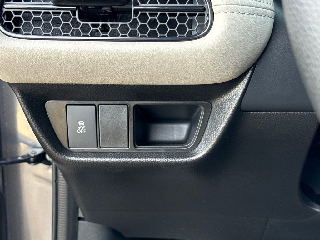 Certified 2026 Honda HR-V LX image 28