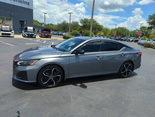 Certified 2023 Nissan Altima 2.5 SR w/ SR Premium Package FWD image 13