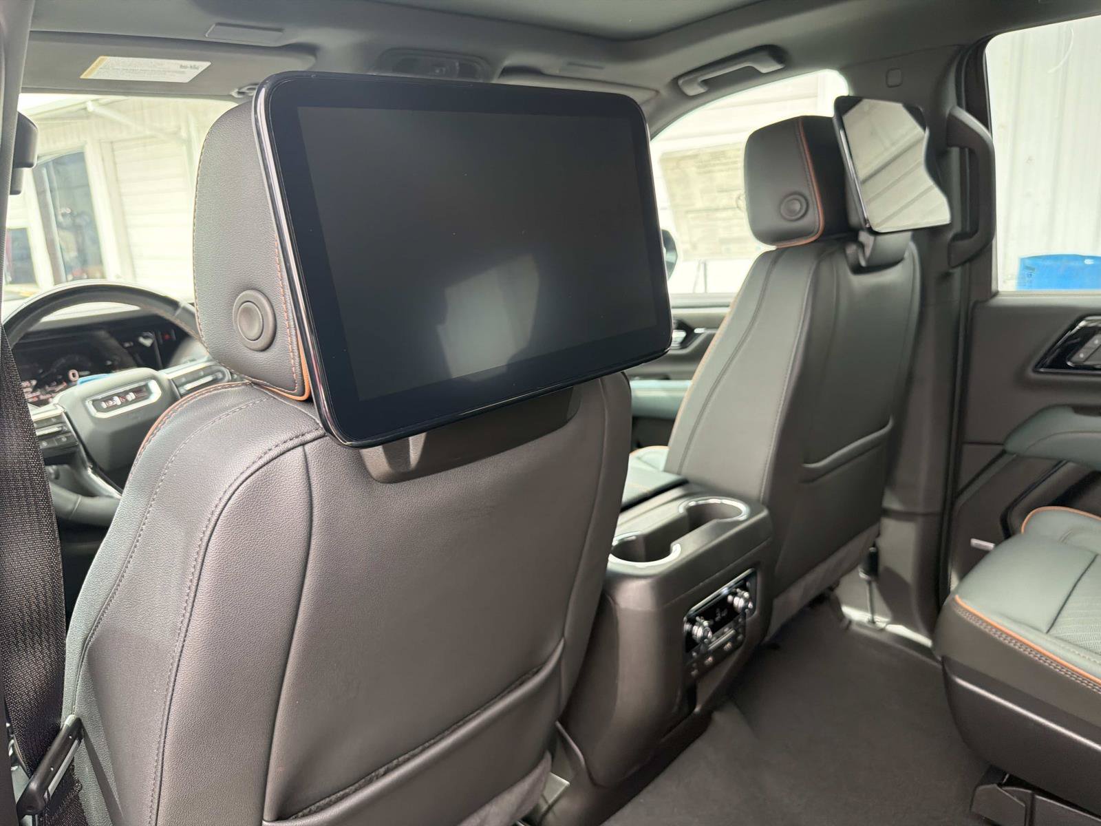 New 2026 GMC Yukon AT4 w/ AT4 Premium Plus Package AWD/4WD image 13
