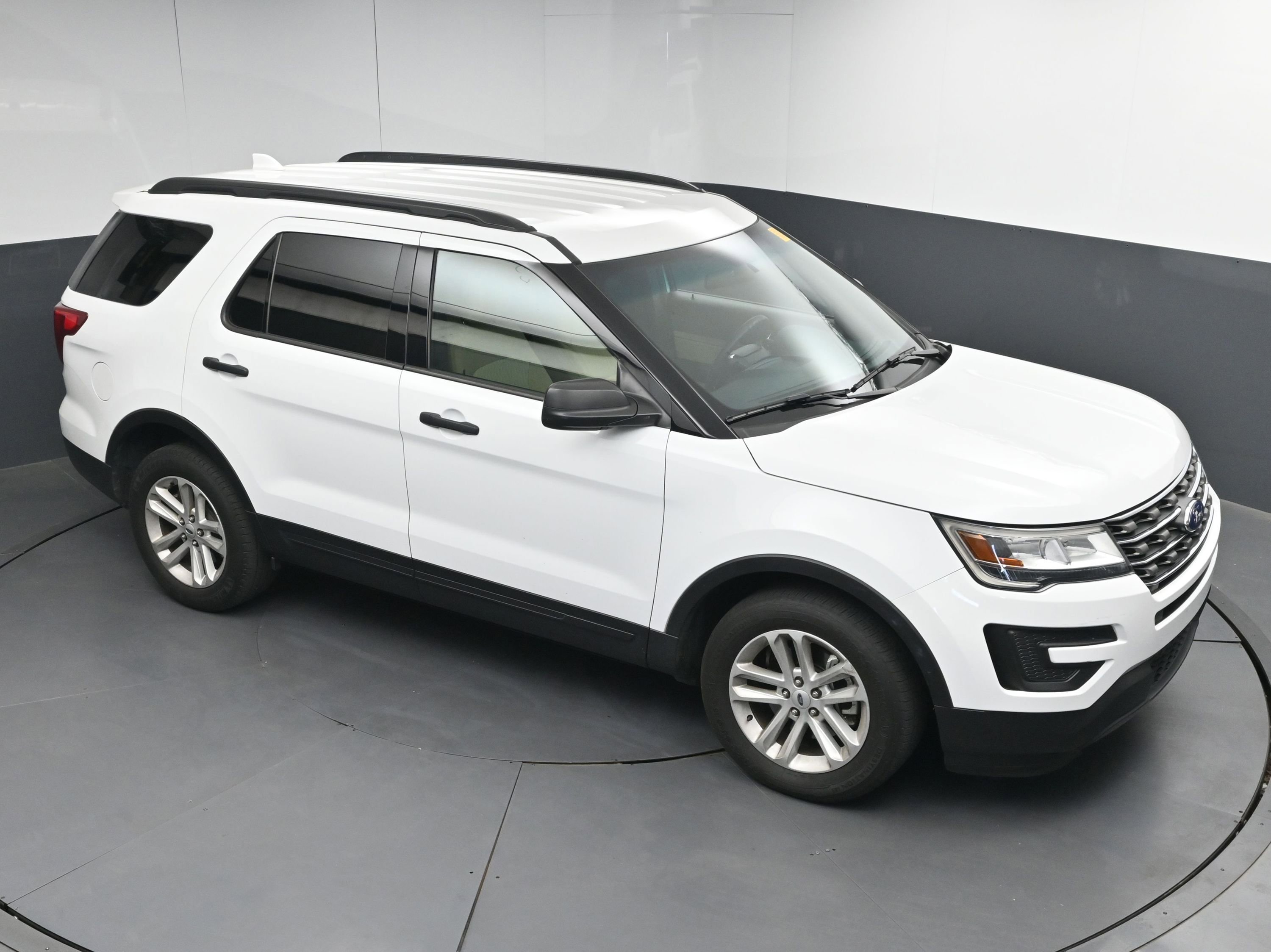 Used 2017 Ford Explorer FWD image 38