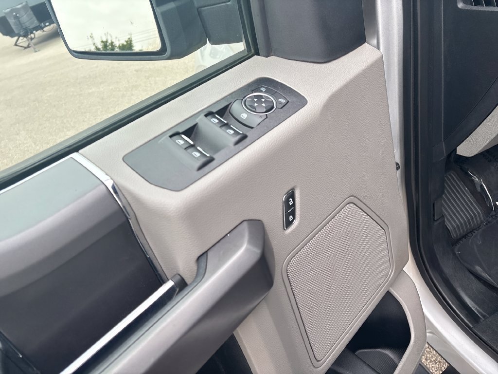 Used 2019 Ford F150 XLT w/ Equipment Group 302A Luxury AWD/4WD image 13