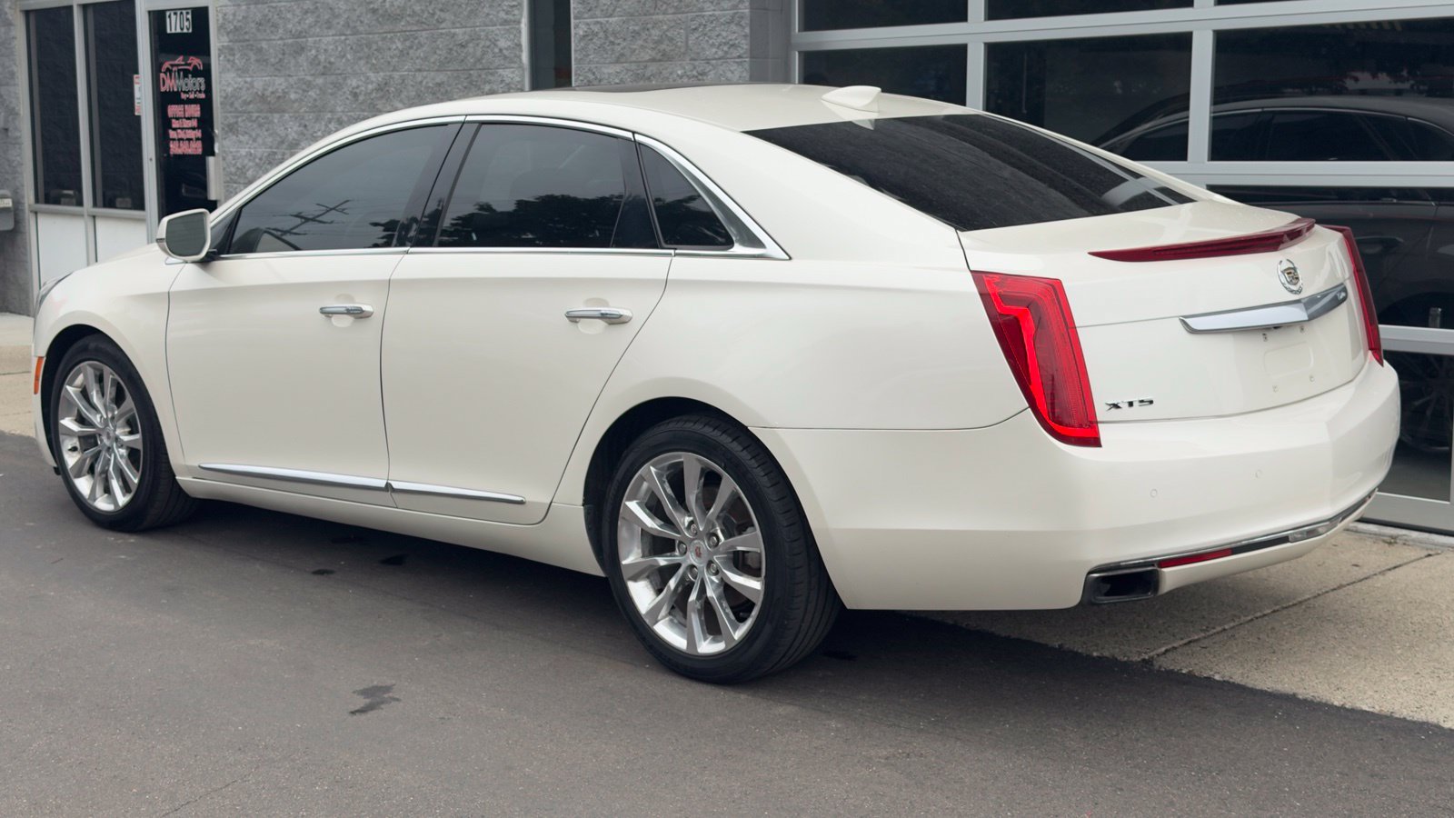 Used 2015 Cadillac XTS Luxury FWD image 4