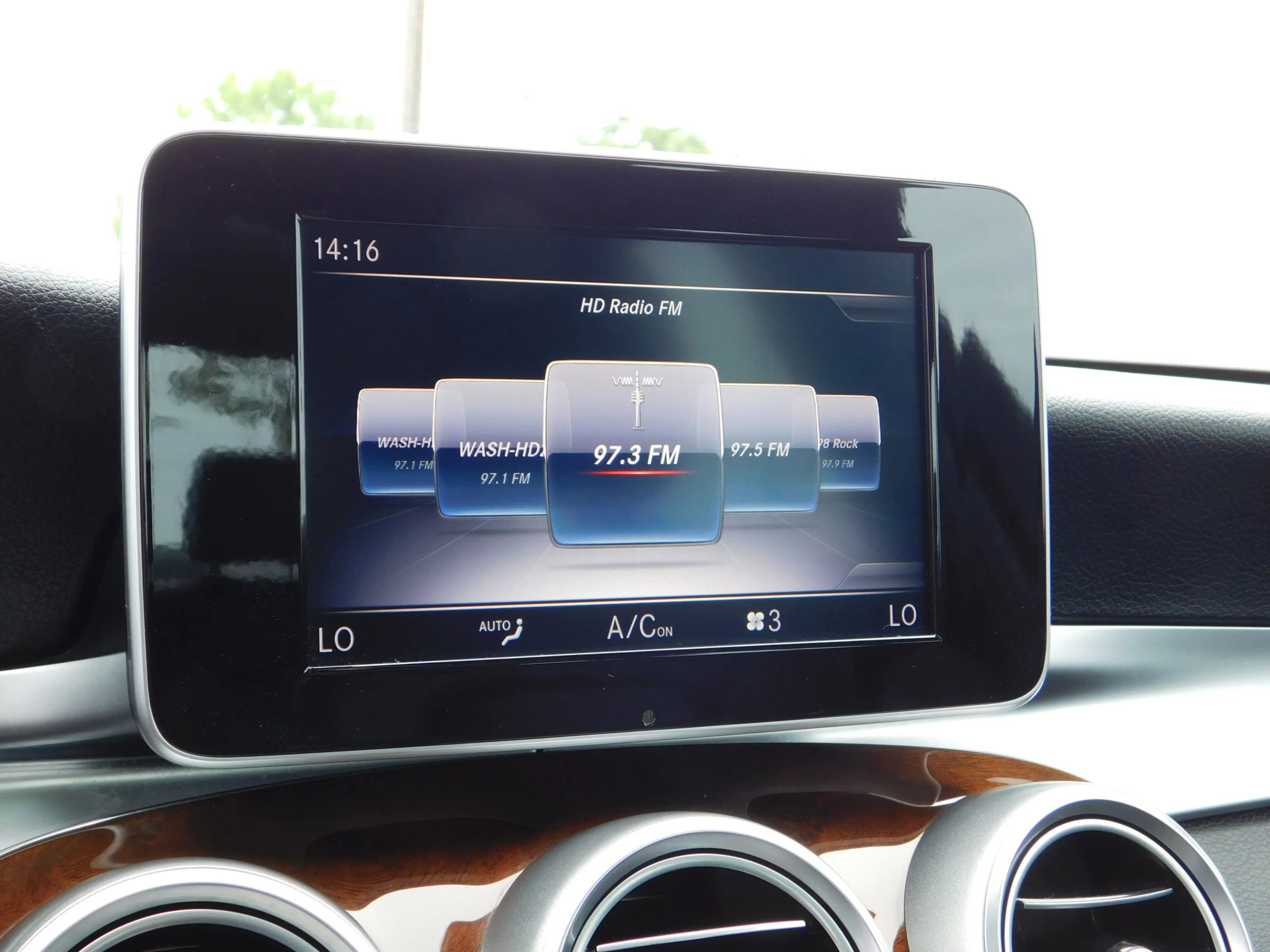 Used 2018 Mercedes-Benz C 300 Sedan image 17