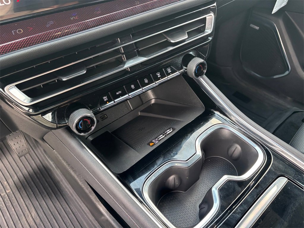 Certified 2025 Chevrolet Traverse Z71 w/ Enhanced Driving Package image 19