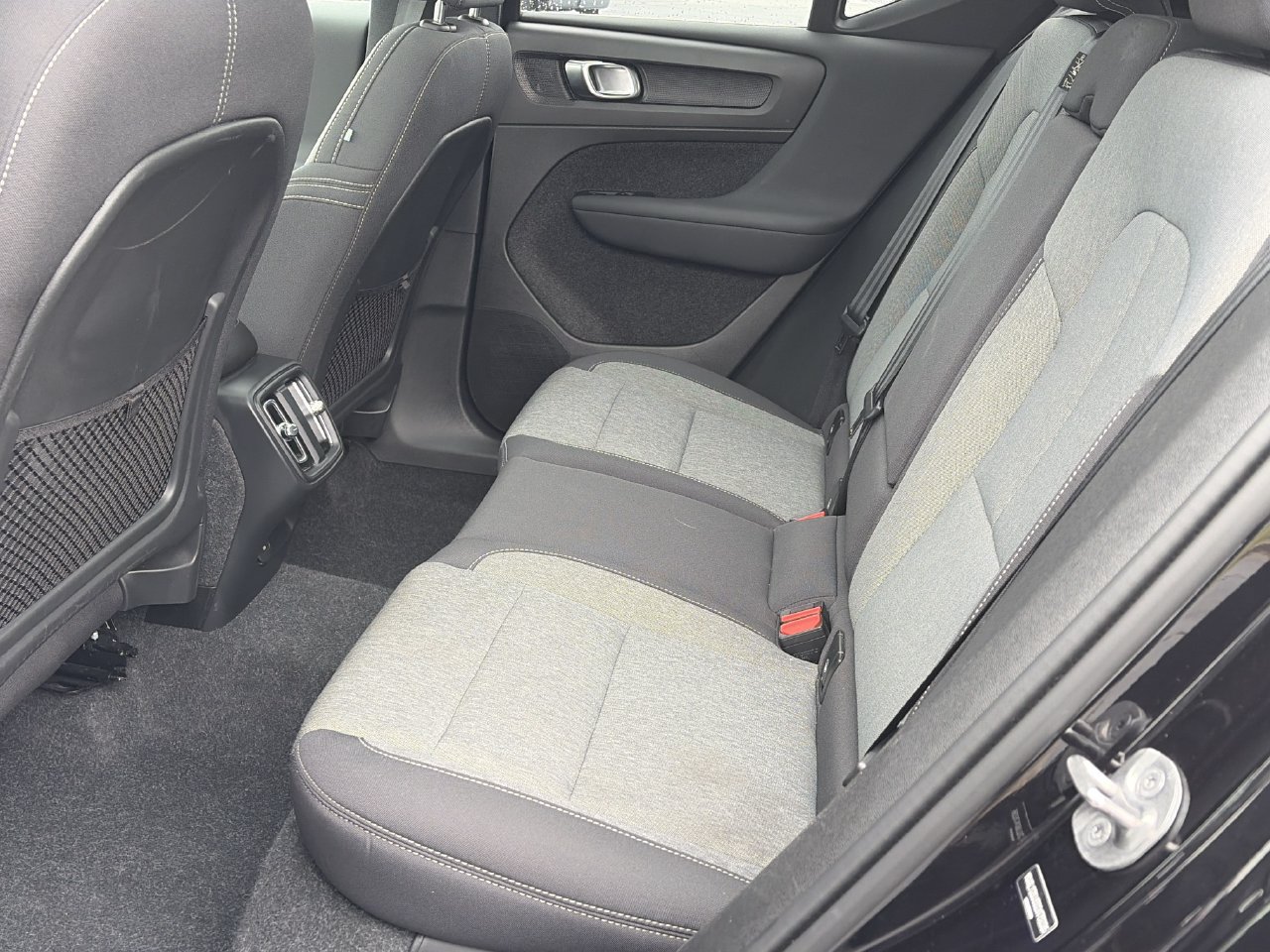 Used 2025 Volvo XC40 B5 Core AWD/4WD image 19