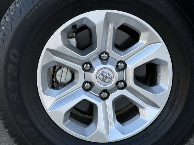 Used 2023 Toyota 4Runner SR5 AWD/4WD image 9