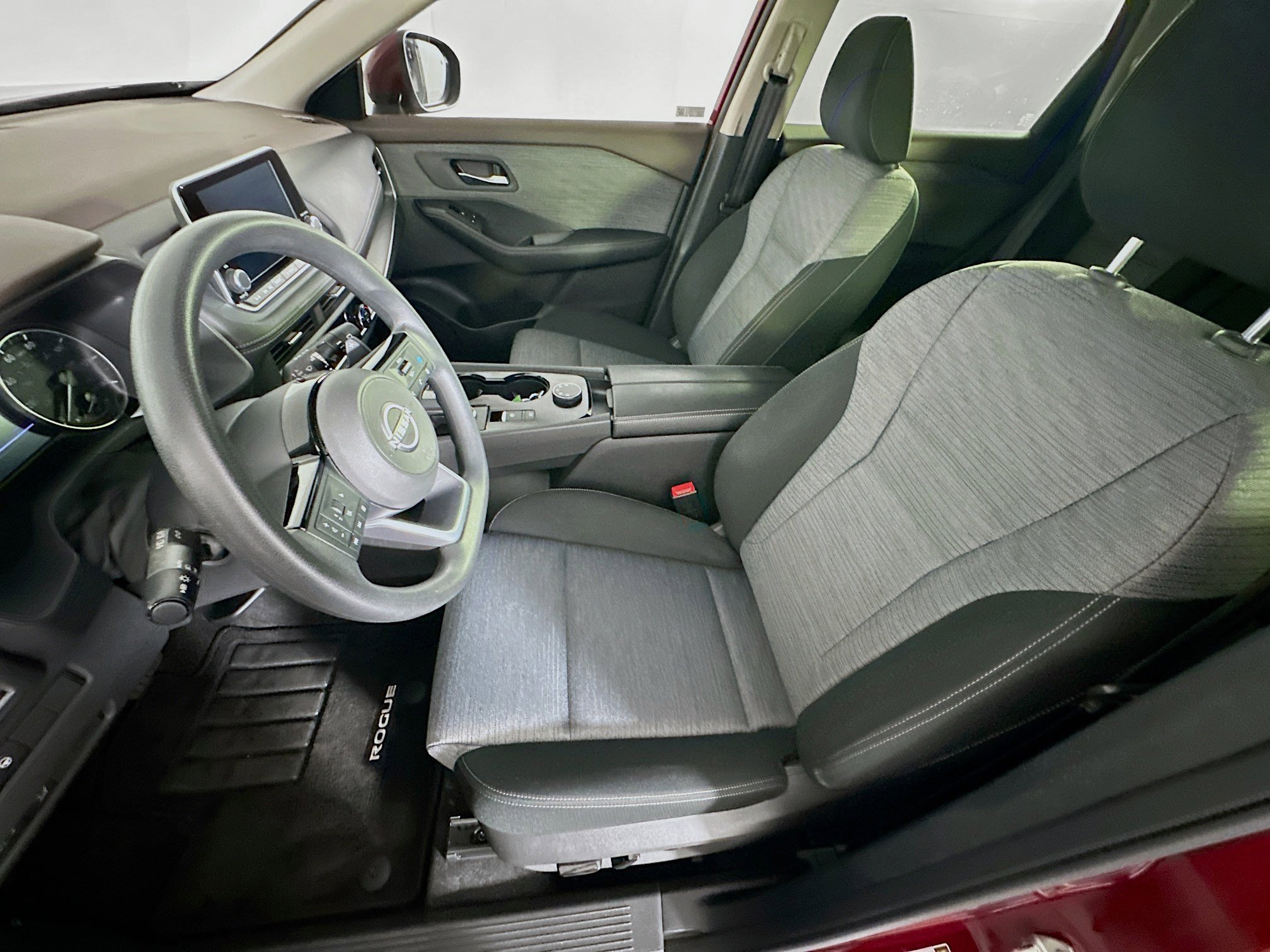 Used 2023 Nissan Rogue SV AWD/4WD image 13