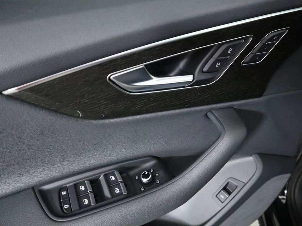 Certified 2025 Audi Q7 2.0T Premium image 23