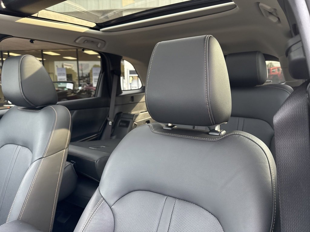 Used 2025 MAZDA CX-70 Plug-In Hybrid w/ Premium Pkg image 19