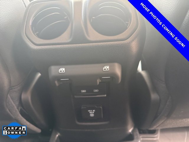 Used 2025 Jeep Wrangler Sahara image 16