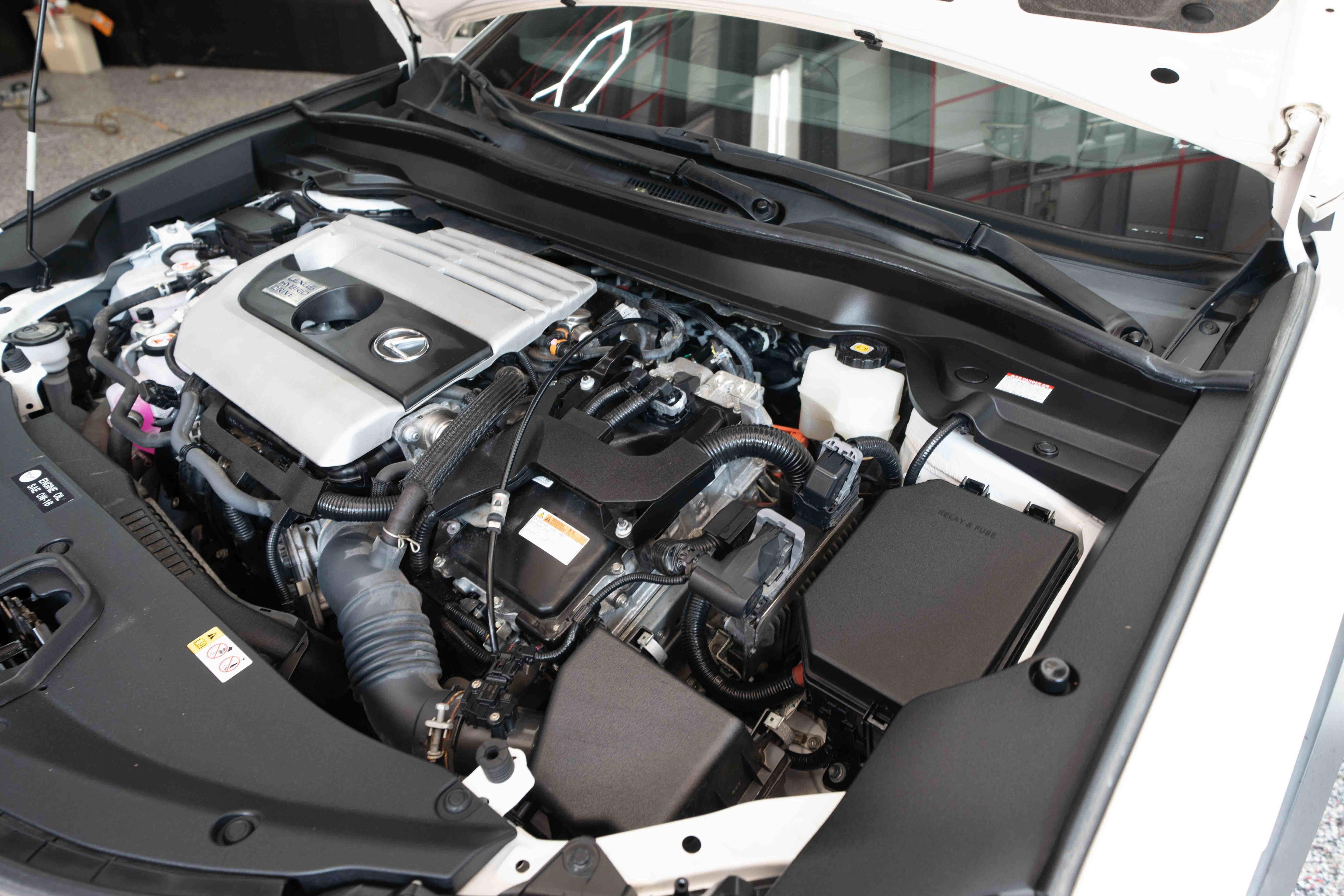 Used 2020 Lexus UX 250h w/ Premium Package AWD/4WD image 33