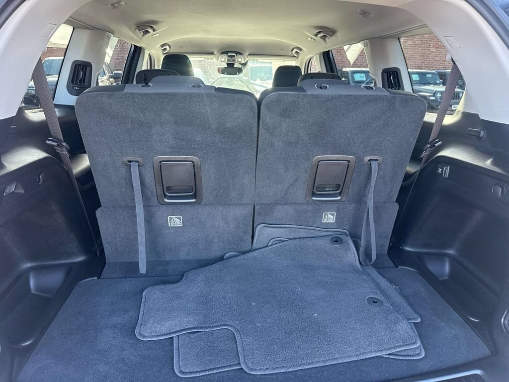 Used 2023 Jeep Grand Cherokee L Laredo AWD/4WD image 5