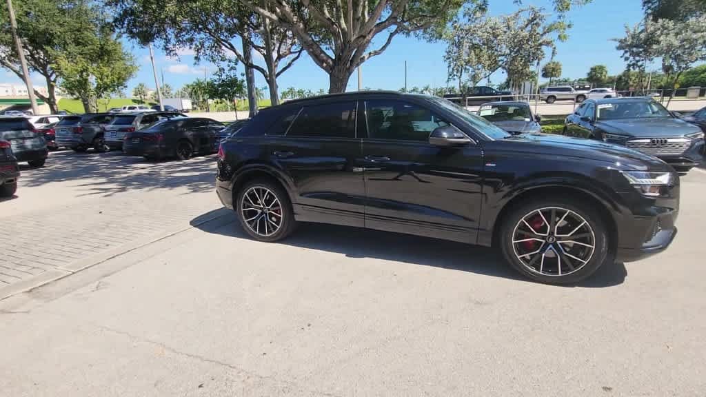 Certified 2023 Audi Q8 Premium Plus w/ Premium Plus Package AWD/4WD image 9