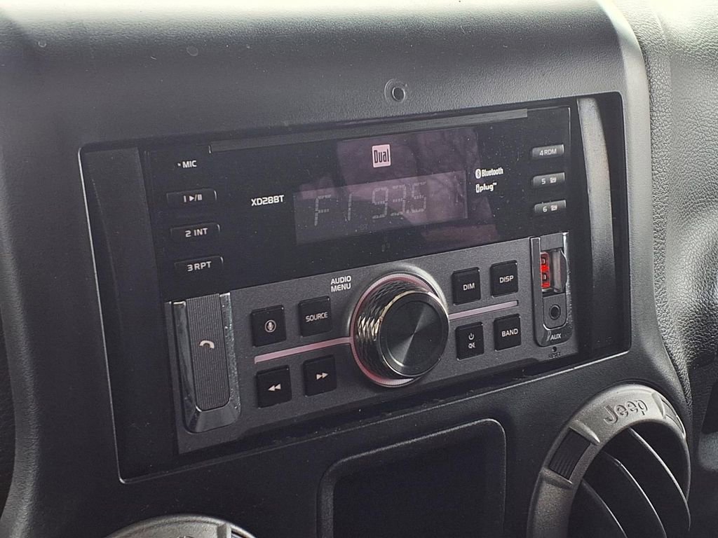 Used 2013 Jeep Wrangler Unlimited Sport w/ Connectivity Group image 16